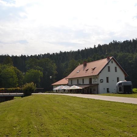 Podskalni Mlyn Hotel Ostopovice Kültér fotó